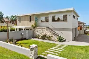 Pacific Breeze - 洞穴海滩