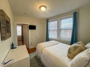 ½ mile to Longwood Medical, Renovated, Pub Trans