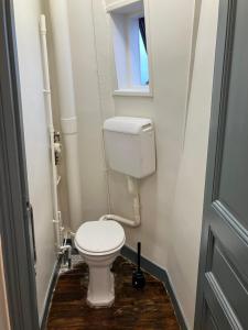 Furnished studio very quiet with incredible views to La Défense & Eiffel Tower