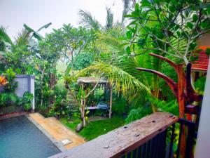 Phòng Giường Đôi Nhìn Ra Hồ Bơi (Double Room with Pool View)