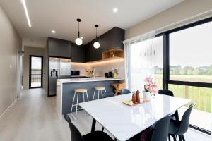 Stylish Family Parkside Escape near Westgate - Vily, Auckland