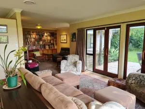 Surf and Sun Retreat - Mt Maunganui Holiday Home - 芒格努伊山