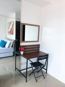 Next to SM Mall, Modern 1BR with Balcony & Pool