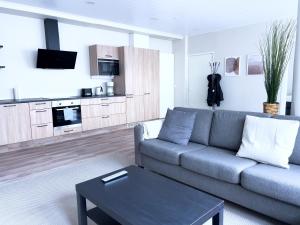 Stunning 2 BR Apartment In The City Centre