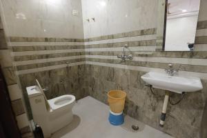 Near Taj Mahal-Basil Inn Home Saty Agra