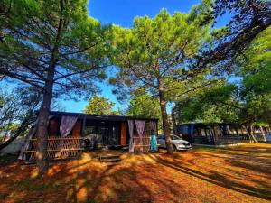 Dalmatino Pleasure Mobile Home - Two Bedroom Mobile Home with Terrace