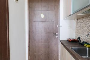 Good Deal Studio at Easton Park Residence Jatinangor Apartment By Travelio