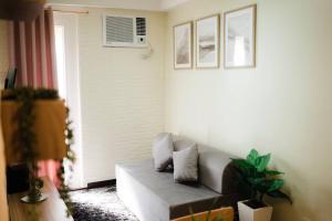 AR05 Evas Brand New 1BR Arezzo Place