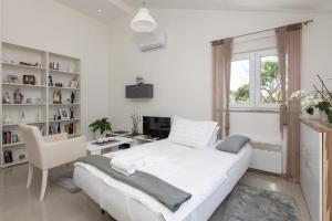 Villa Bianca with private pool