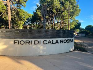 Mini Villa T4 duplex dans résidence hôtelière Fiori di Cala Rossa superbement arborée rénovée en 2023 - chez Anne avec piscine chauffée