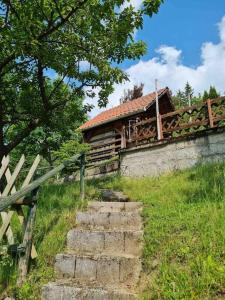Idyllisches Haus in der Natur