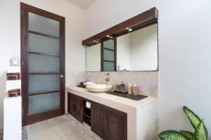 Alarte Estate by Villa Finder