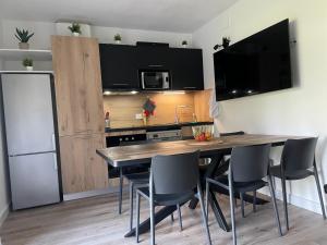 Mini Villa T4 duplex dans résidence hôtelière Fiori di Cala Rossa superbement arborée rénovée en 2023 - chez Anne avec piscine chauffée