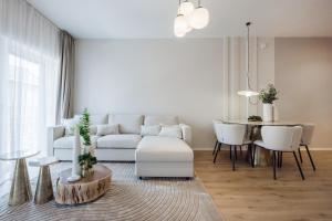 Elegant Premium Apartment with Parking