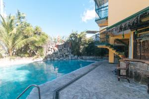 RedDoorz @ Yahweh Spring Retreat & Resort Laguna