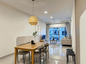 4B2B for 7 pax - 15 min to Lotuss Mall - Kajang