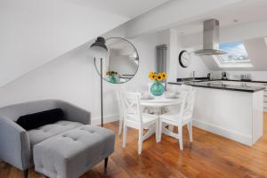 Stunning Penthouse Apartment - Sea view - Plymouth - Parking - By Habita Property