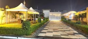 THE CARNATION HOTEL & Resort