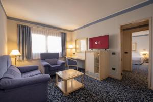 Double or Twin Room with Living Room room in Eurostars Boston