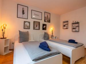 bookandstay24 Obertshausen 3 Zimmerferienwohnung mit Balkon, Küche und Parkplatz