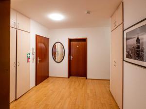 bookandstay24 Obertshausen 3 Zimmerferienwohnung mit Balkon, Küche und Parkplatz