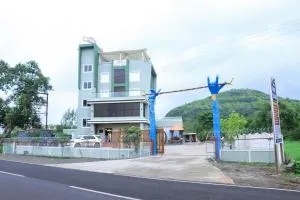 Hotel Five Star - Rājur