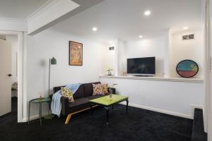 Hobart Retreat with City and Water View