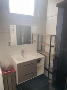 Appartements Appt 56m2 en plein centre ville et mer a 200m : photos des chambres