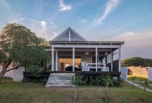 The Doll House - Boknes