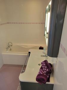 Villas La jolie Villa du Pesquier : photos des chambres