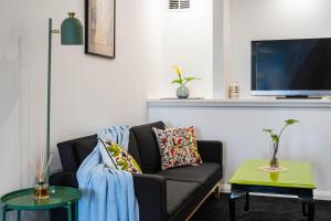 Hobart Retreat with City and Water View