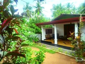 KBC Hotel & Guest House - Tittawelgolla