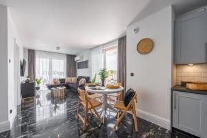 Emihouse Riverside Premium Apartments - Free Parking, City Center