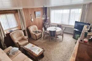 Maison vis-à-vis du lac - 瓦洛尔布