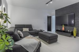 LoftNoir Sliema Spacious & very close to seafront