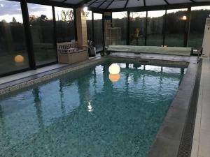 Belle propriété 1h de paris avec piscine chauffée