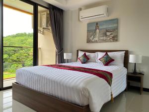 1bdr Apartment near Naiharn Beach by CapitalPro