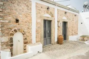 Amarantos-Traditional Village House-Apollona - Eleoúsa