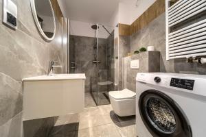 Park Skowroni Deluxe Studio by BookingHost