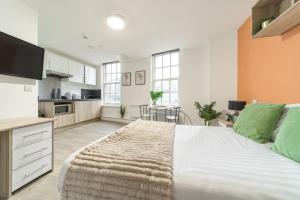 Alexandra House- Simple City Stays