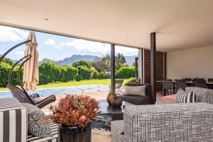Exquisite 4 Bedroom, Constantia Home