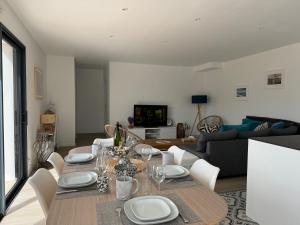 Maisons de vacances Maison neuve 4 etoiles plain-pied proche de la mer : photos des chambres