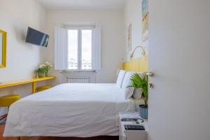 Superior Relais FCollection Temple View