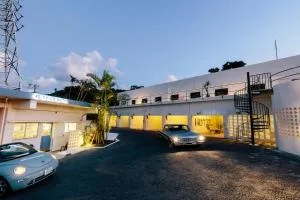 冲绳斯佩斯汽车旅馆 - 宜野湾市