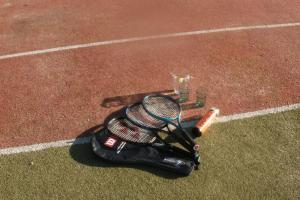 Casa Lorenzo sleeps 10, with private Tennis Court & Swimming Pool and 5 beds