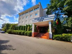 Hotel Royal Plaza By TimHotels - Izvin