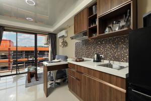 Naiharn Sea Condo by Capital Pro