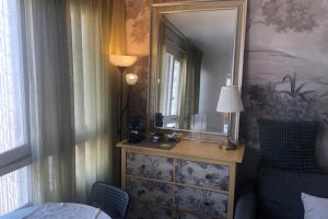 Bright studio in the heart of Paris