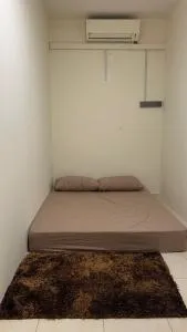 Kiki's room for men 8B - Kampong Padang Keladi