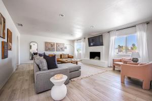 Spacious home with pool, fireplace, outdoor deck